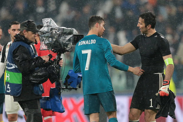 Cristiano Ronaldo minimiza reclamações e garante pênalti; Marcelo provoca o Barça Cristiano Ronaldo minimiza reclamações e garante pênalti; Marcelo provoca o Barça