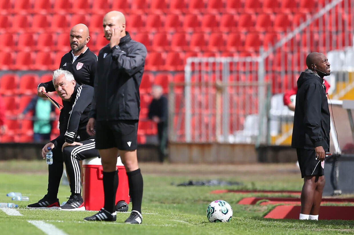 Marco Leite, ex-adjunto de Jorge Costa, vai ser o próximo treinador da UD Oliveirense