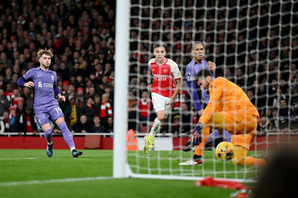 Gunners de gala : Arsenal vence e convence diante do Liverpool