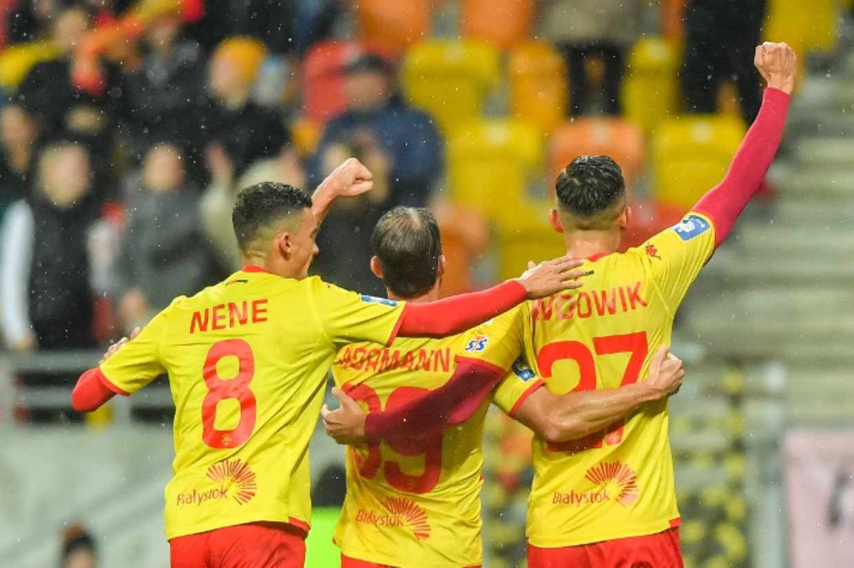 Jagiellonia Bialystok, de Nené, é campeão polaco pela primeira vez!