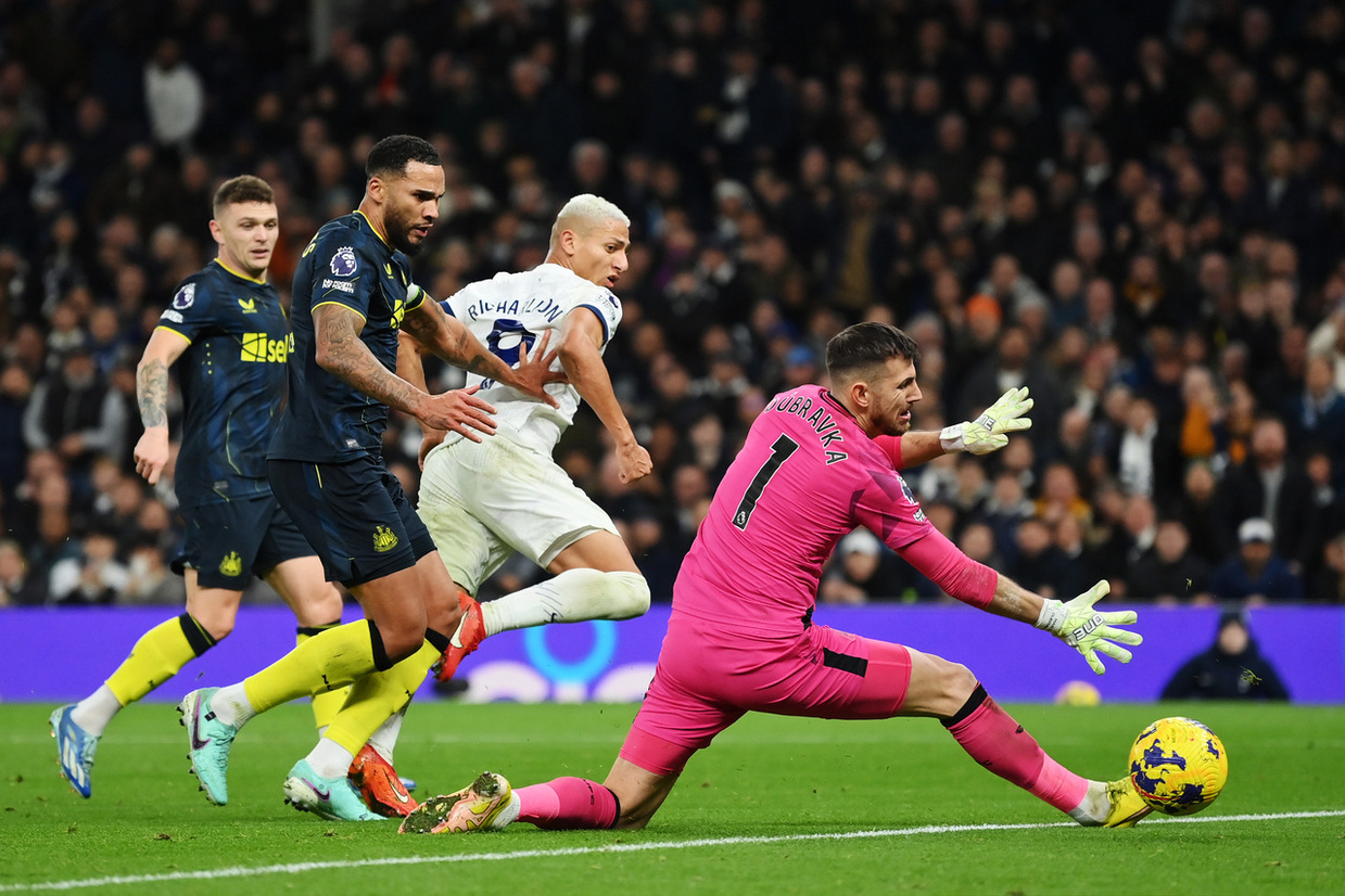 Em casa, contra o 15º e nos descontos Manchester City volta a  escorregar! 