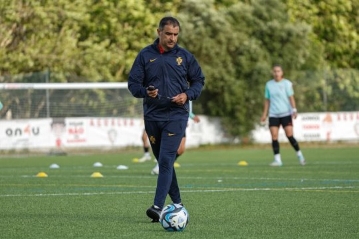 Sub-17 | Carlos Sacadura elege 22 jogadoras para os próximos compromissos