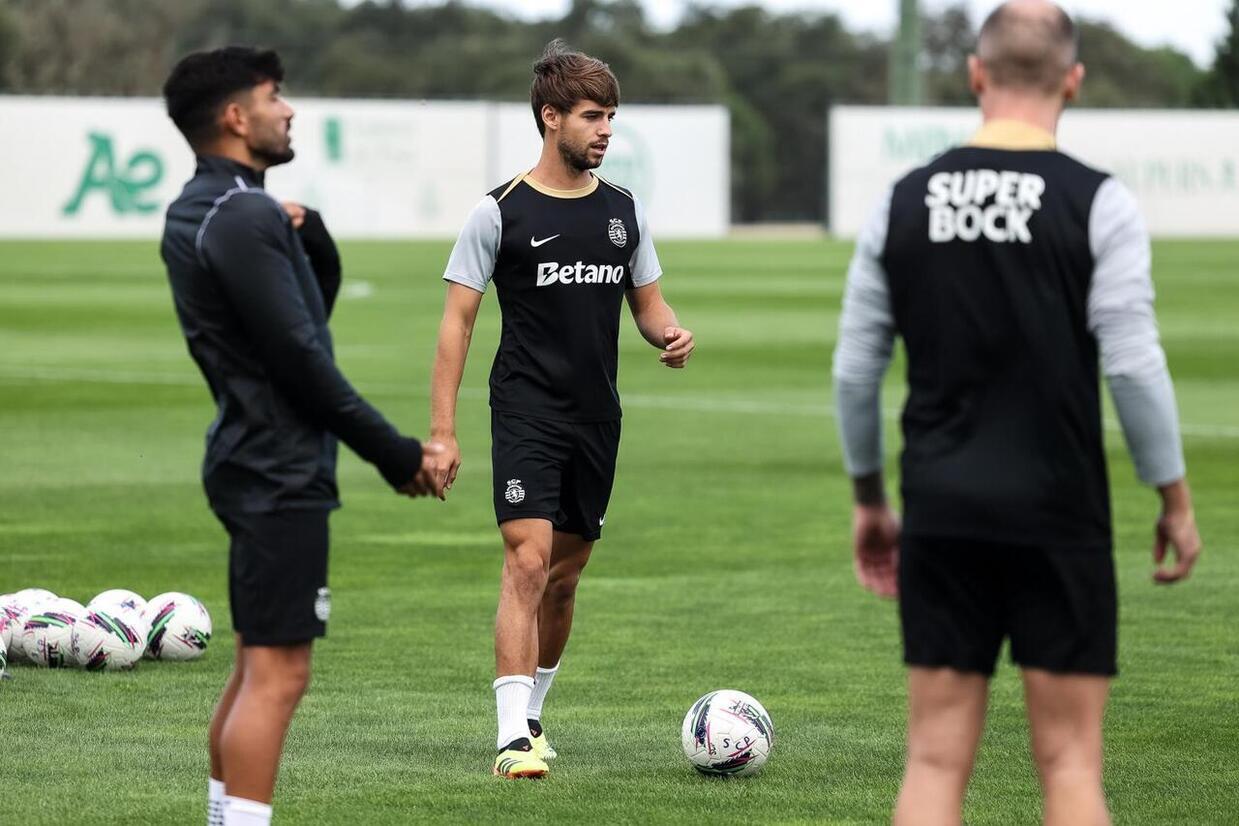 15 jovens da formação em novo treino do Sporting