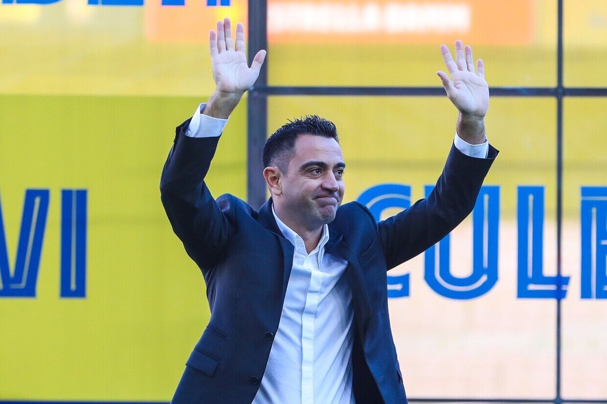 OFICIAL | Depois da renovação, Xavi está de saída do Barcelona