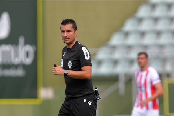 Divulgados os árbitros dos jogos de Sporting CP e SC Braga na Liga Europa e  Liga Conferência