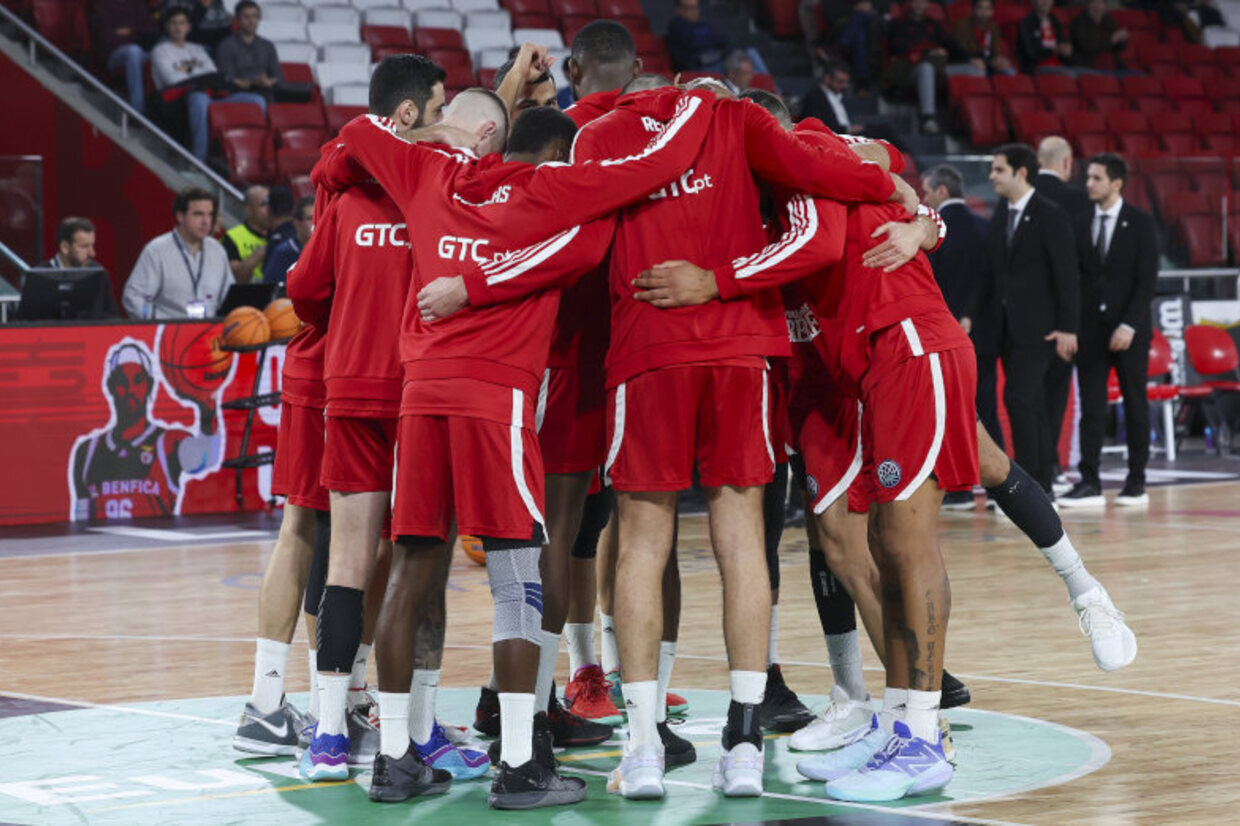 ANTEVISÃO | Benfica defronta Hapoel Jerusalém no adeus à Champions