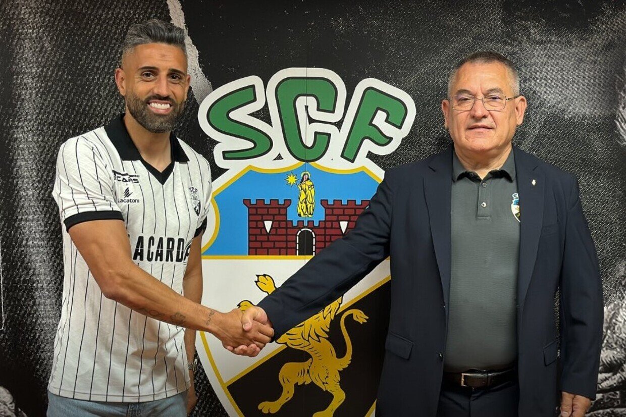 Marco Matias renova com o Farense