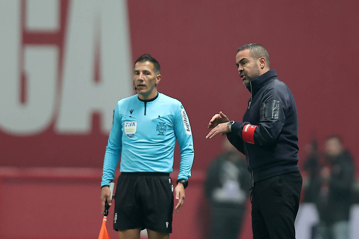 Artur Jorge: «Gyokeres tem feito a diferença, mas o Sporting tem uma equipa muito perigosa»