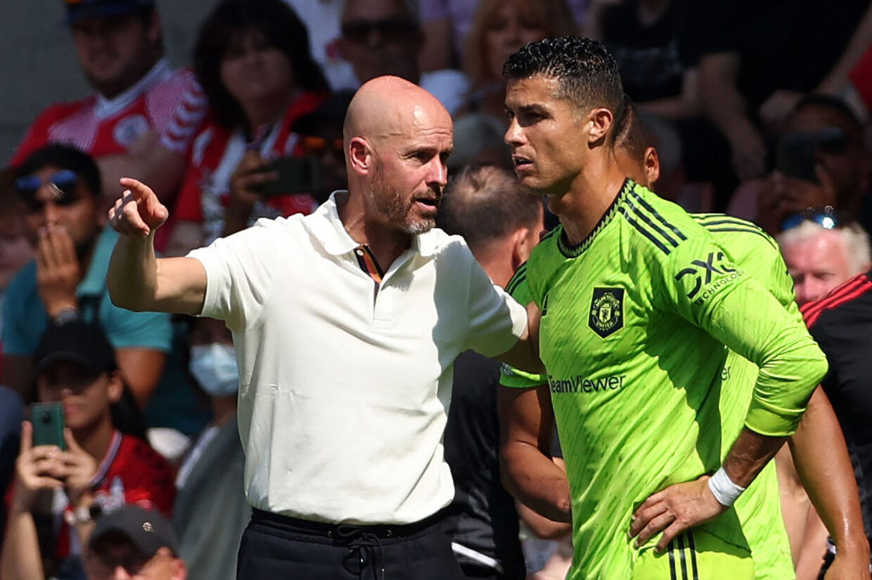 Erik ten Hag responde a Ronaldo: «Ele está longe, na Arábia Saudita...»