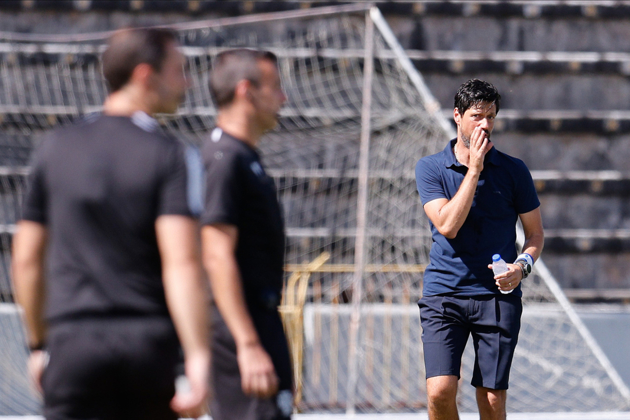 Vítor Bruno e a vitória nos Açores: «Desatámos vários nós ao longo do jogo»