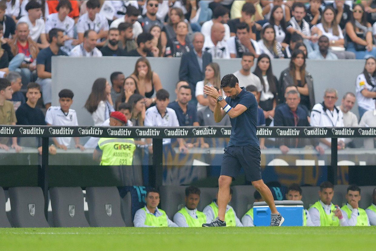 Vítor Bruno analisa triunfo: «Fazia parte do plano desgastar o Vitória SC»