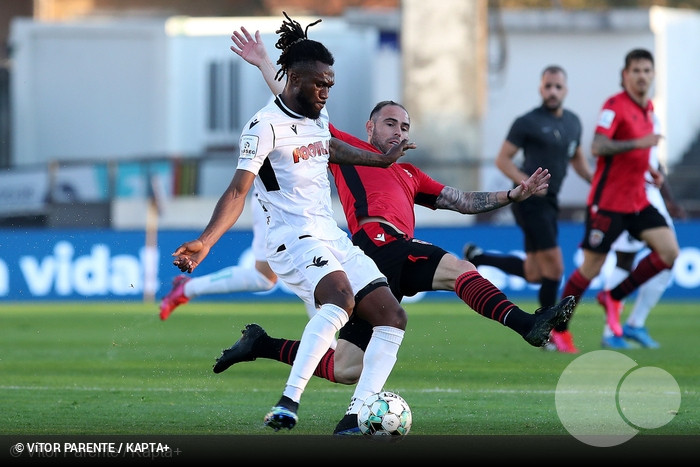 Liga Portugal 2 SABSEG: Penafiel x Casa Pia :: Fotos ...